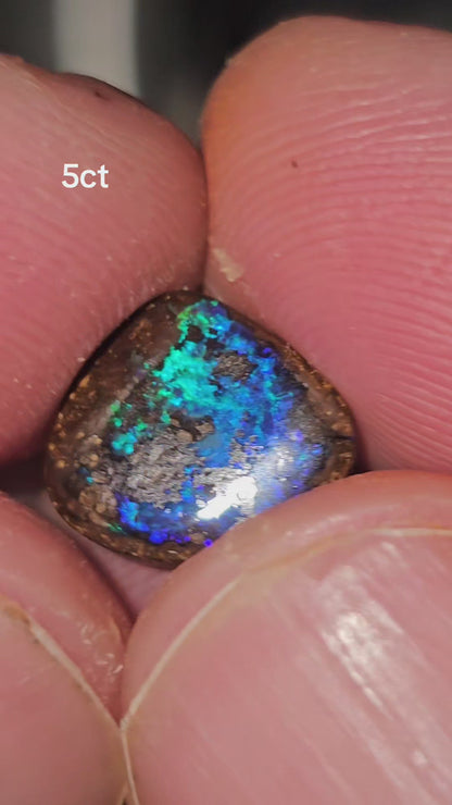 Boulder opal