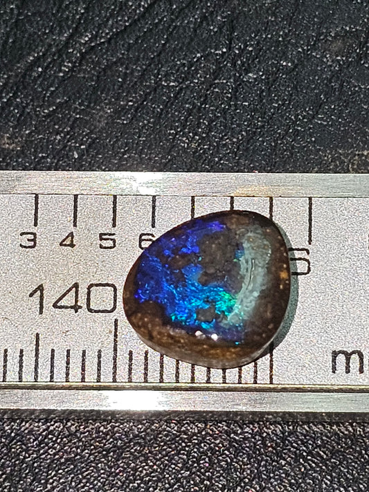 Boulder opal