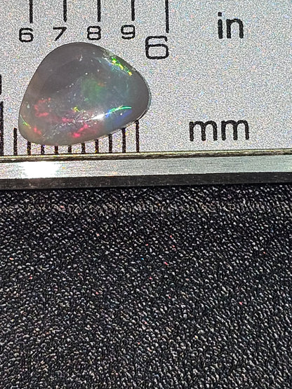 0.90ct lightning Ridge opal