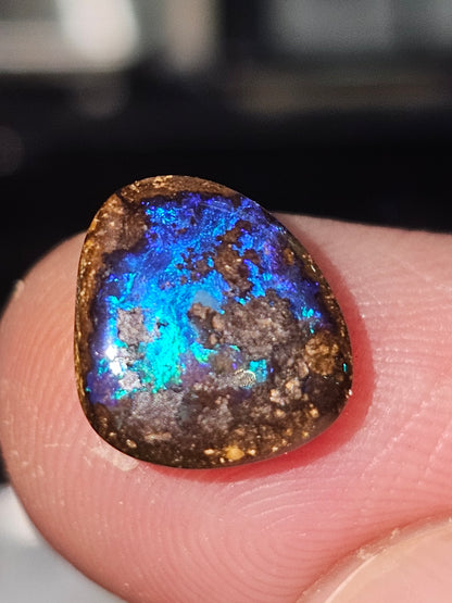Boulder opal